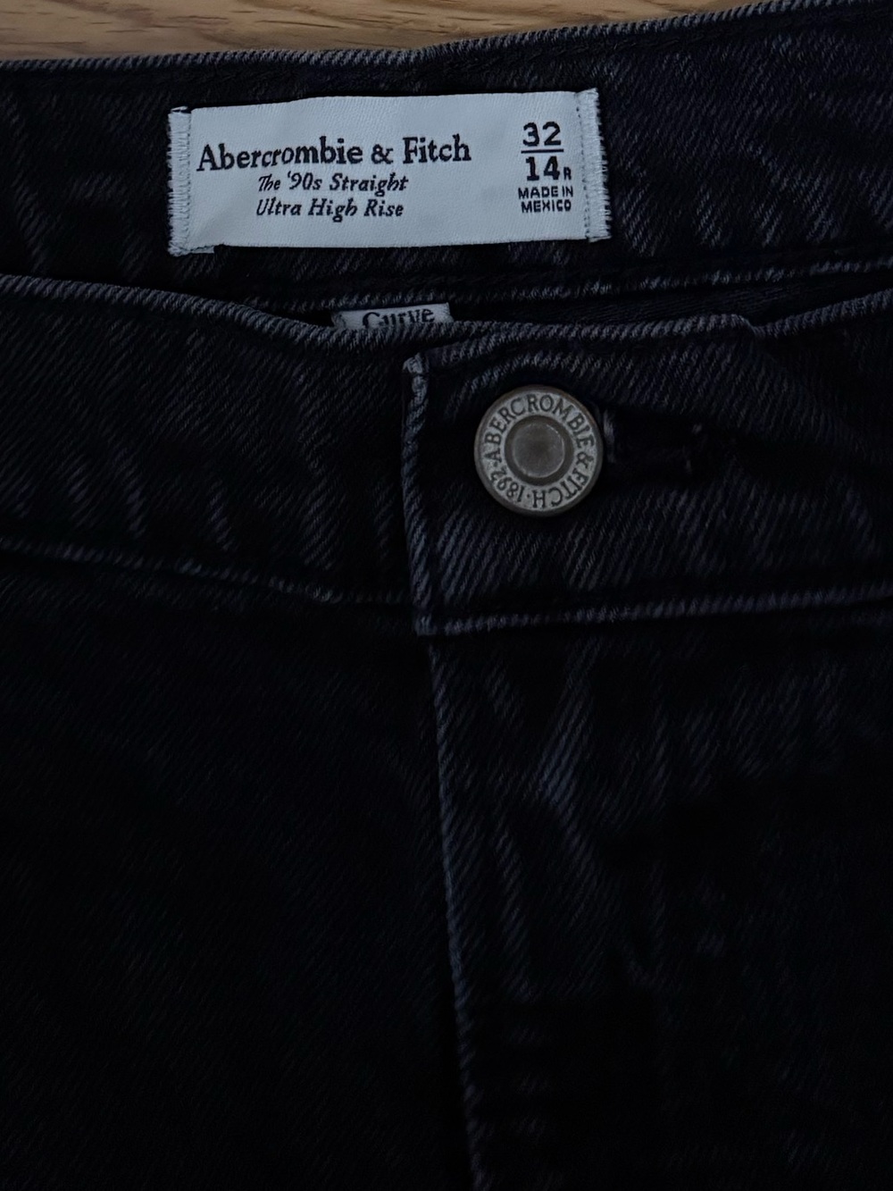 Abercrombie & Fitch Curve Love - The 90s Straight / Ultra High Rise Jeans - Picture 2 of 5